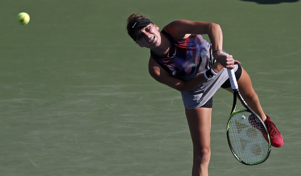 Markéta Vondroušová nevyužila v 1. kole grandslamového US Open tři mečboly a podlehla osmé nasazené Rusce Světlaně Kuzněcovové 6:4, 4:6, 6:7.