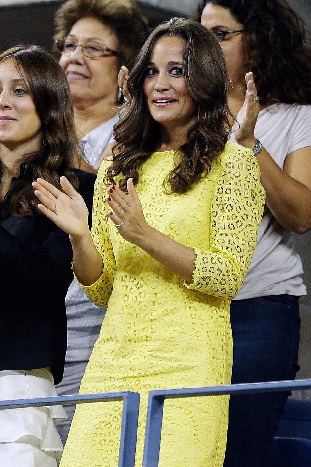 Duel Berdycha s Federerem sledovala i Pippa Middleton.