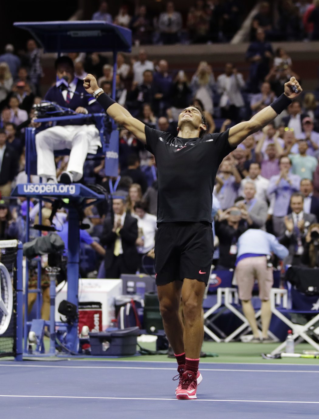 Radost španělského tenisty po postupu do finále US Open