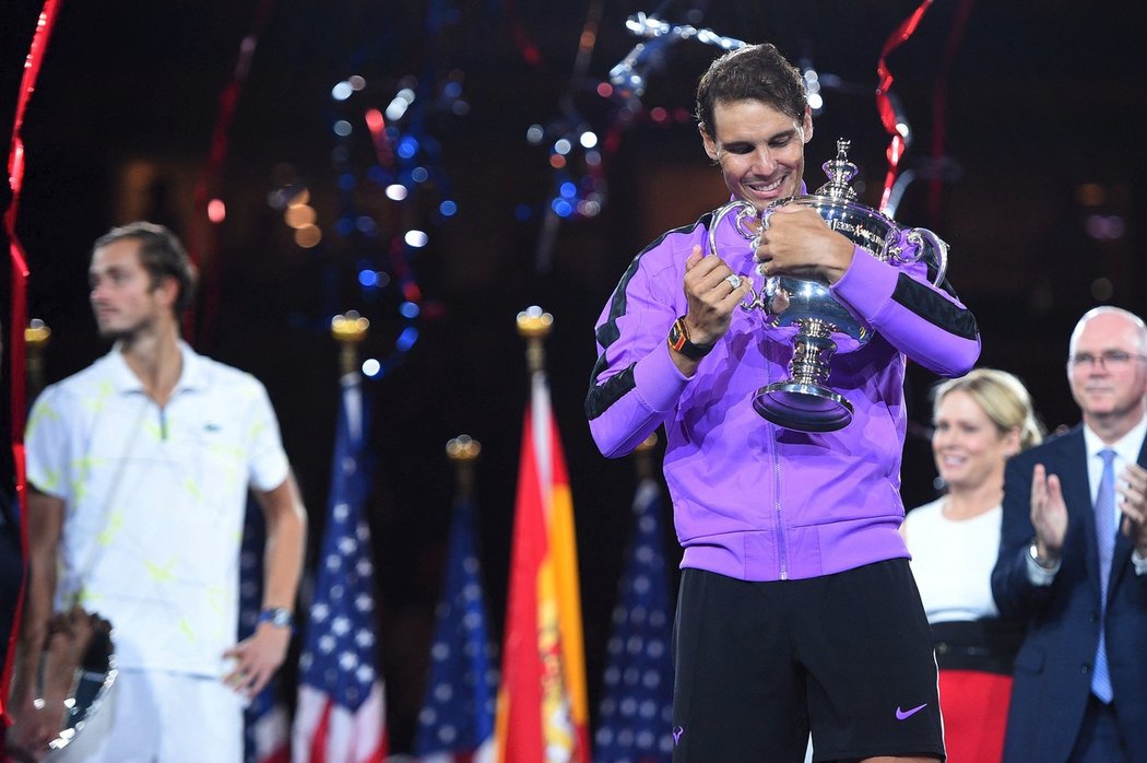 Španělský legendární tenista Rafael Nadal při přebírání ceny pro šampiona US Open