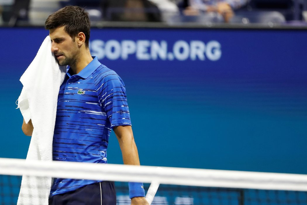 Obhájce Djokovič vzdal na US Open osmifinále s Wawrinkou