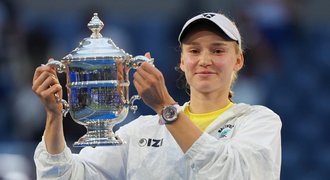 Rybakinová poprvé ovládla US Open! Ve finále porazila Sabalenkovou ve třech setech Rybakinová poprvé ovládla US Open! Ve finále porazila Sabalenkovou ve třech setech