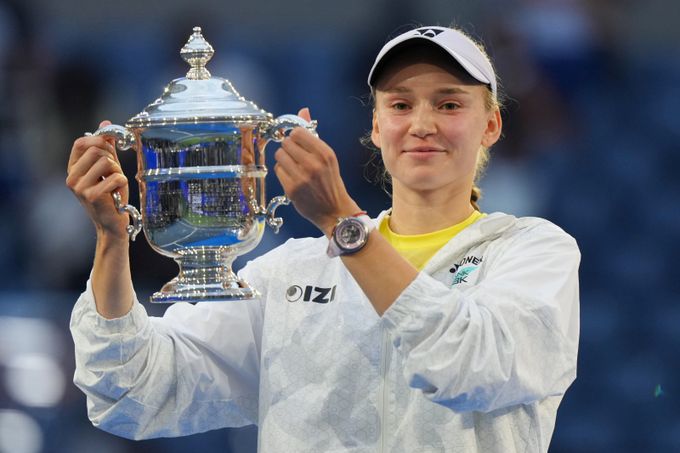 Rybakinová poprvé ovládla US Open! Ve finále porazila Sabalenkovou ve třech setech Rybakinová poprvé ovládla US Open! Ve finále porazila Sabalenkovou ve třech setech