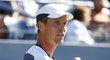 Tomáš Berdych se hecuje v zápase druhého kola US Open proti Martinu Kližanovi ze Slovenska