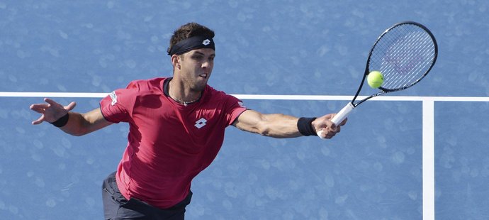 Jiří Veselý prohrál v 1. kole turnaje v Miami s Argentincem Delbonisem 6:7, 6:3, 5:7 a na okruhu ATP utrpěl šestou porážku za sebou (foto archiv)