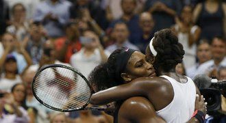 Rodinnou bitvu ovládla Serena! Semifinále čeká i na Djokoviče