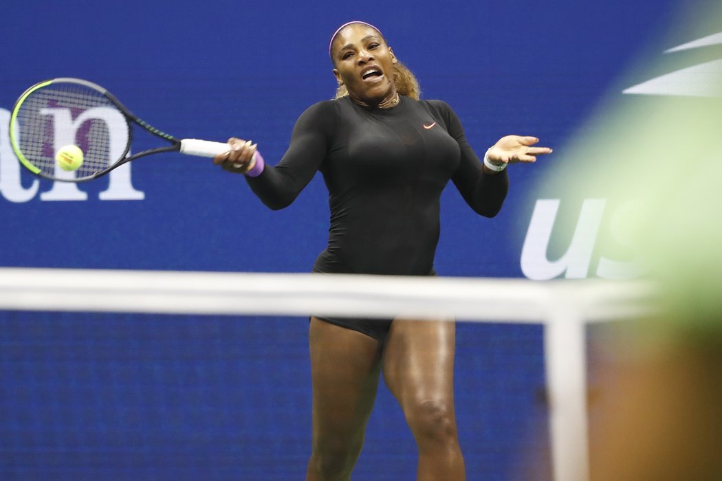 Serena Williamsová postoupila do semifinále bez větších potíží