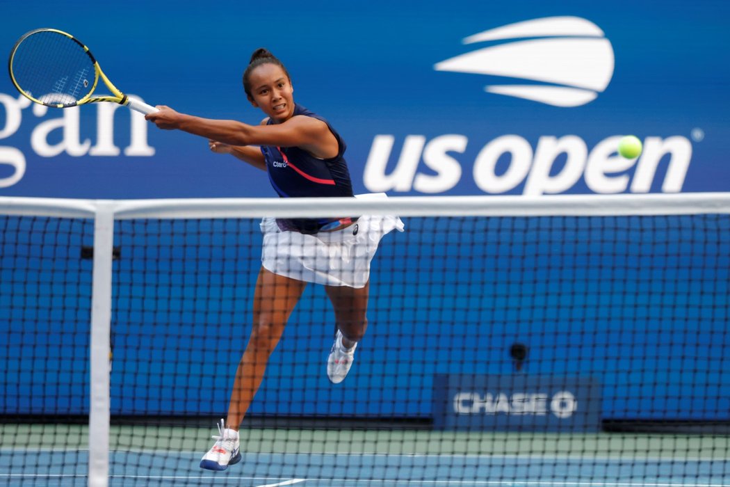 V semifinále US Open se proti Leylah Fernandezové postaví Aryna Sabalenková