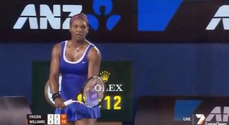 Neskutečná Serena! Williamsová nasázela 4 esa za 54 vteřin