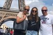 Markéta Vondroušová s rodiči v Paříži.
