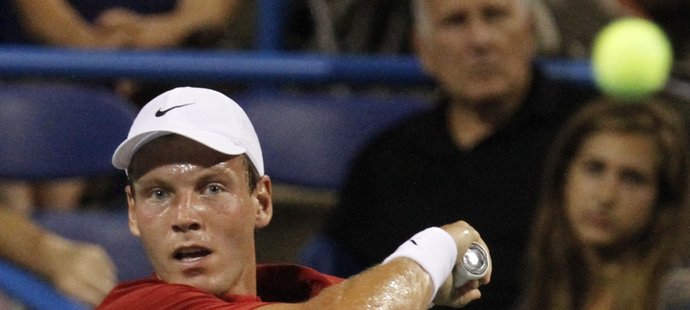 Tomáš Berdych smolně padl s Federerem.