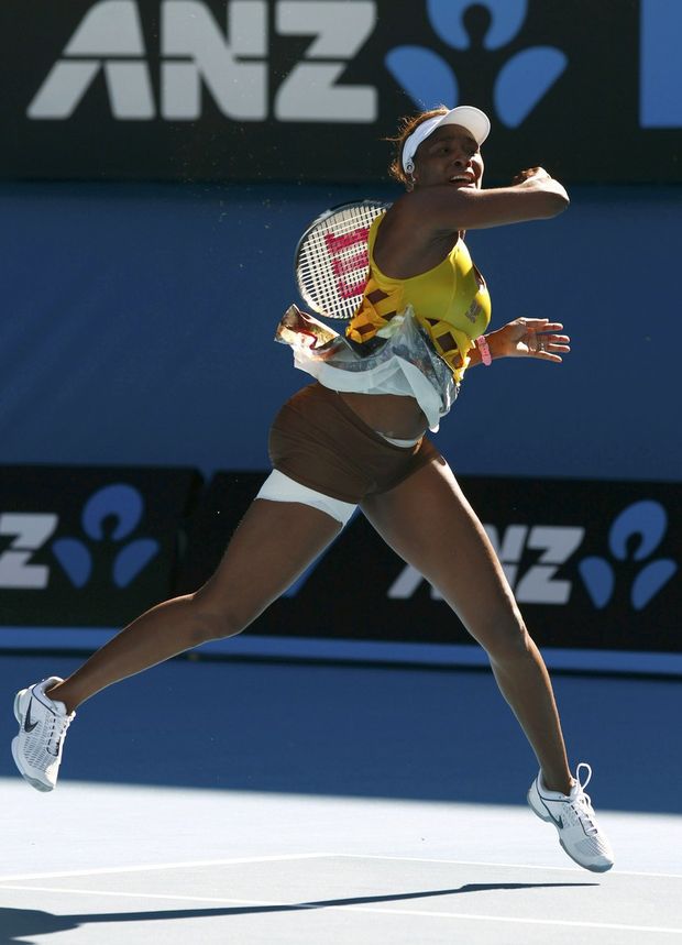 Venus Williamsová proti Češce Záhlavové musela překonat i nepříjemné zranění Venus Williamsová proti Češce Záhlavové musela překonat i nepříjemné zranění