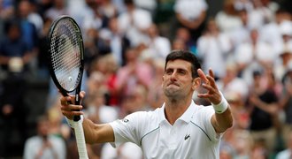 Djokovič kritizuje Wimbledon: Šílené! Míchání sportu a politiky je špatně