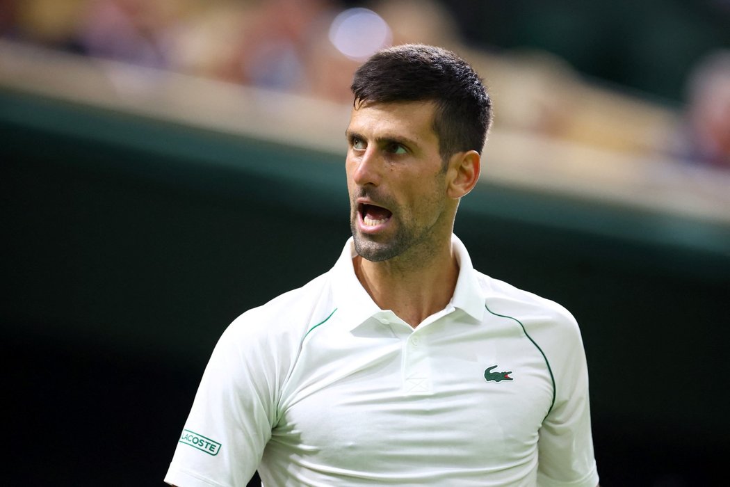 Novak Djokovič během 4. kola Wimbledonu