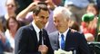 Roger Federer a John McEnroe během slavnostního ceremoniálu