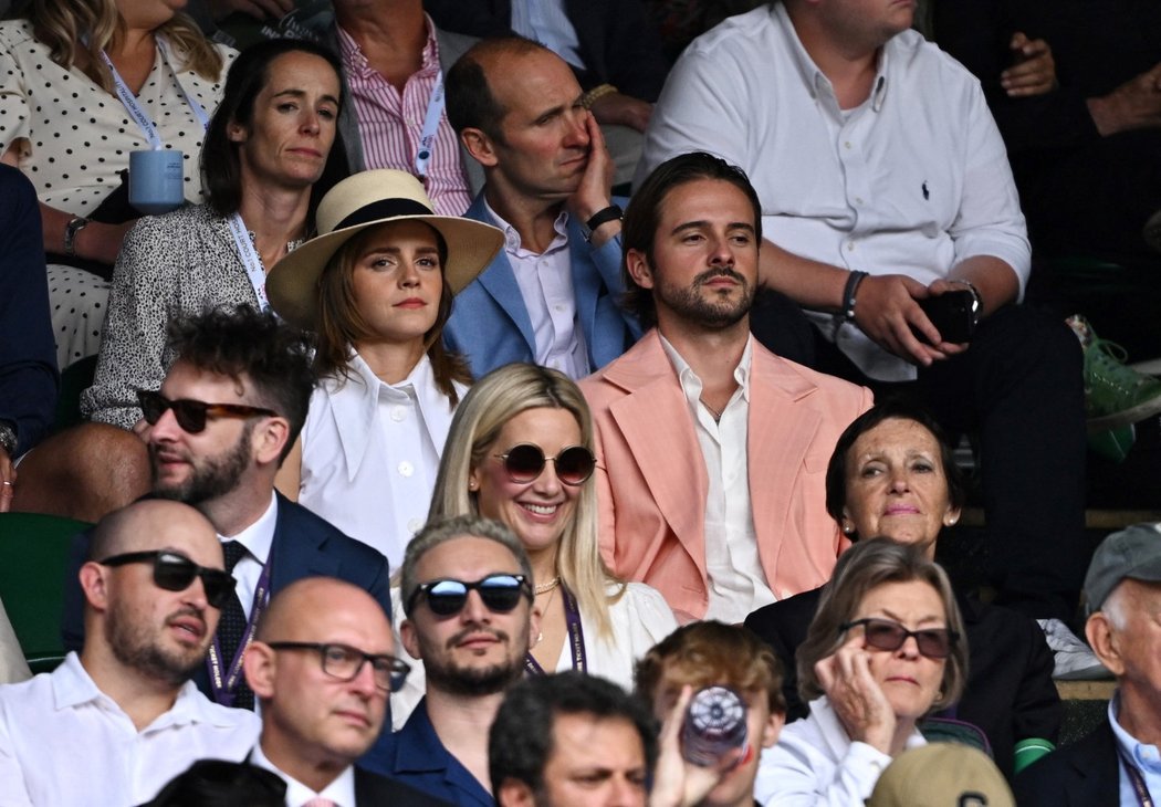Finále mužské dvouhry ve Wimbledonu sleduje také slavná britská herečka Emma Watson