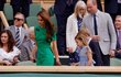 Princ William a vévodkyně Kate s dětmi přicházejí sledovat finále Wimbledonu Princ William a vévodkyně Kate s dětmi přicházejí sledovat finále Wimbledonu