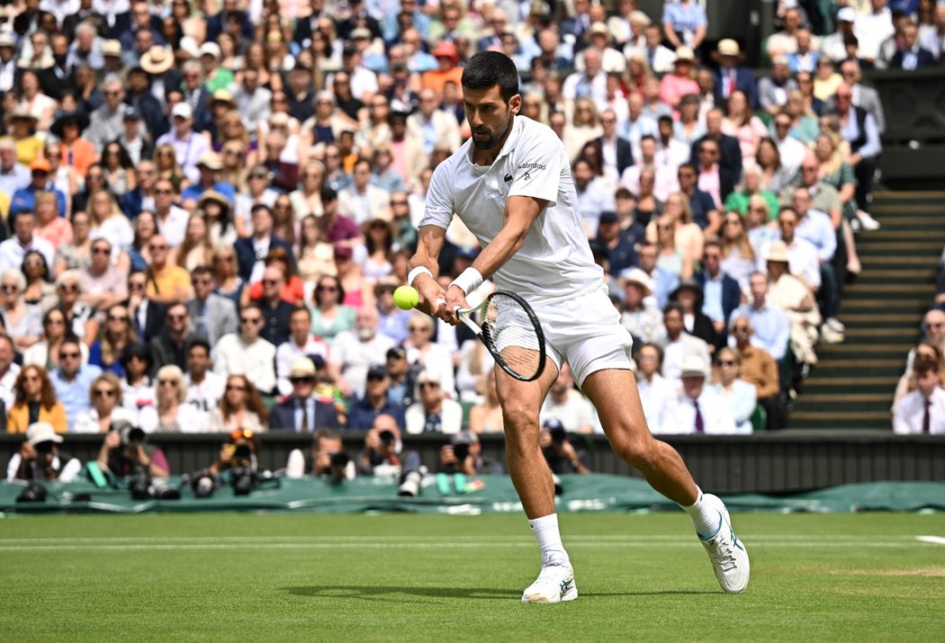Novak Djokovič během finále Wimbledonu