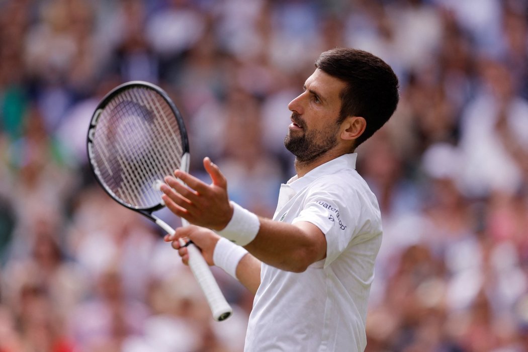 Novak Djokovič hraje o osmý triumf ve Wimbledonu