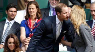 FOTO: Královská návštěva. Princ William líbal ve Wimbledonu Grafovou