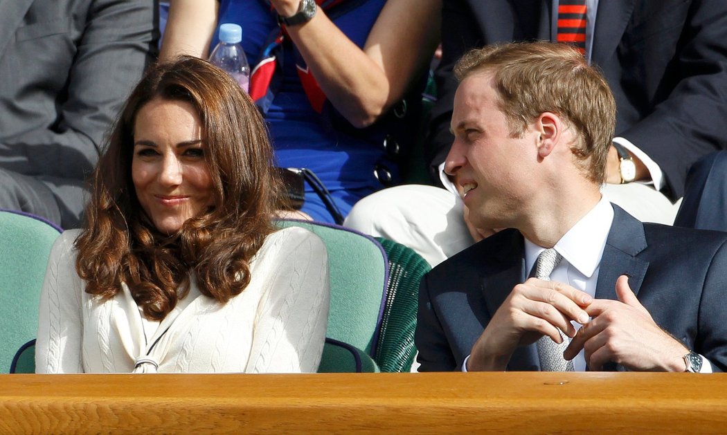 Copak to asi princ William Kate povídal? Královský pár se bavil ve Wimbledonu