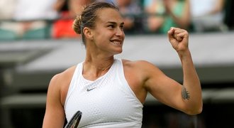 Wimbledon: Alcaraz v semifinále, o titul ve čtyřhře si zahraje Češka
