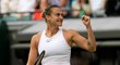 Aryna Sabalenková zdolala ve Wimbledonu Madison Keysovou a je podruhé v semifinále