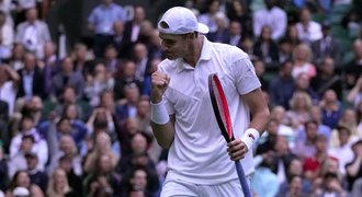 Habánův světový rekord. Isner má už 13 748 es, překonal Karloviče