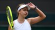 Barbora Krejčíková a její grimasa v osmifinále Wimbledonu proti Ashleigh Bartyové