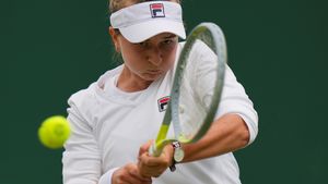 Wimbledon ONLINE: Krejčíková ve třetím setu, chystá se i Kvitová
