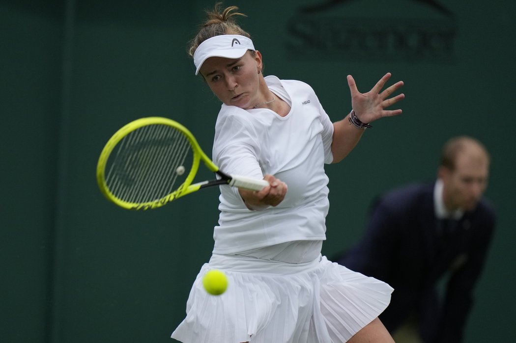 Barbora Krejčíková debut na Wimbledonu zvládla