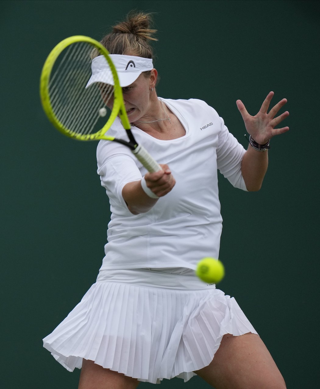 Barbora Krejčíková debut na Wimbledonu zvládla