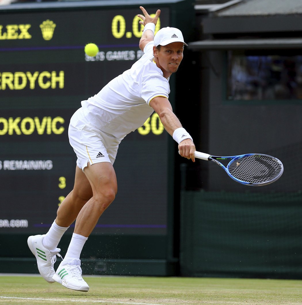 Tomáš Berdych v duelu s Novakem Djokovičem