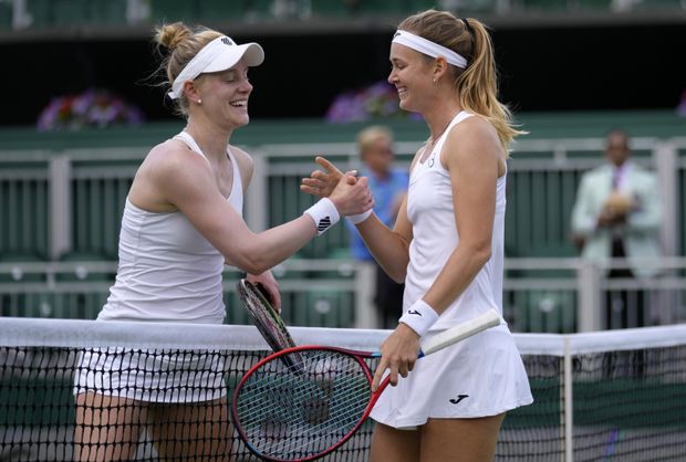Marie Bouzková vybojovala postup do osmifinále Wimbledonu, samozřejmě v bílém Marie Bouzková vybojovala postup do osmifinále Wimbledonu, samozřejmě v bílém