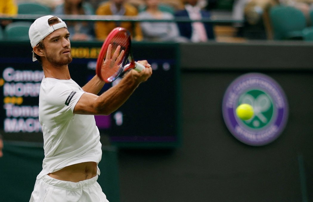 Tomáš Macháč v prvním kole Wimbledonu proti domácímu Cameronu Norriemu