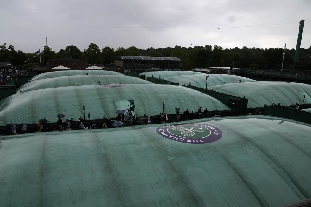 Program Wimbledonu komplikuje déšť