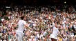 Serena Williamsová, Andy Murray postoupili do osmifinále wimbledonského deblu po výhře 7:5, 6:3 nad Francouzem Fabricem Martinem a Američankou Raquel Atawovou