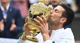 Djokovič vyhrál Wimbledon! Získal dvacátý grandslam, dotáhl rivaly