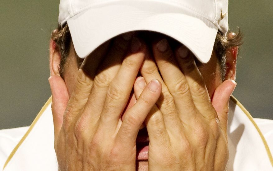 Roger Federer schoval po prohře s Tomášem Berdychem tvář gentlemana