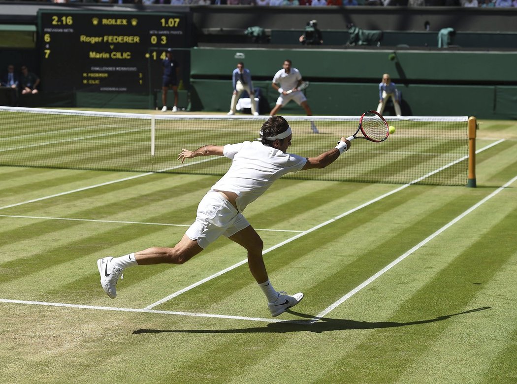 Roger Federer v zápase s Marinem Čiličem