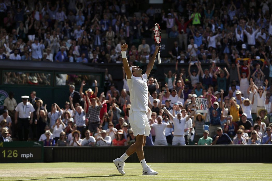Roger Federer se raduje z postupu do semifinále