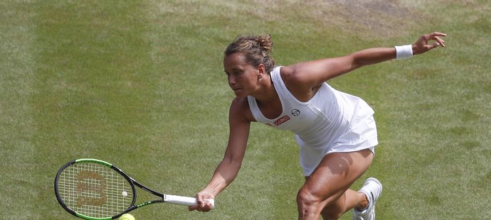 Barbora Strýcová ve finále Wimbledonu proti Sereně Williamsové