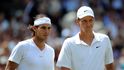 Fináloví soupeři Rafael Nadal (vlevo) a Tomáš Berdych před zápasem
