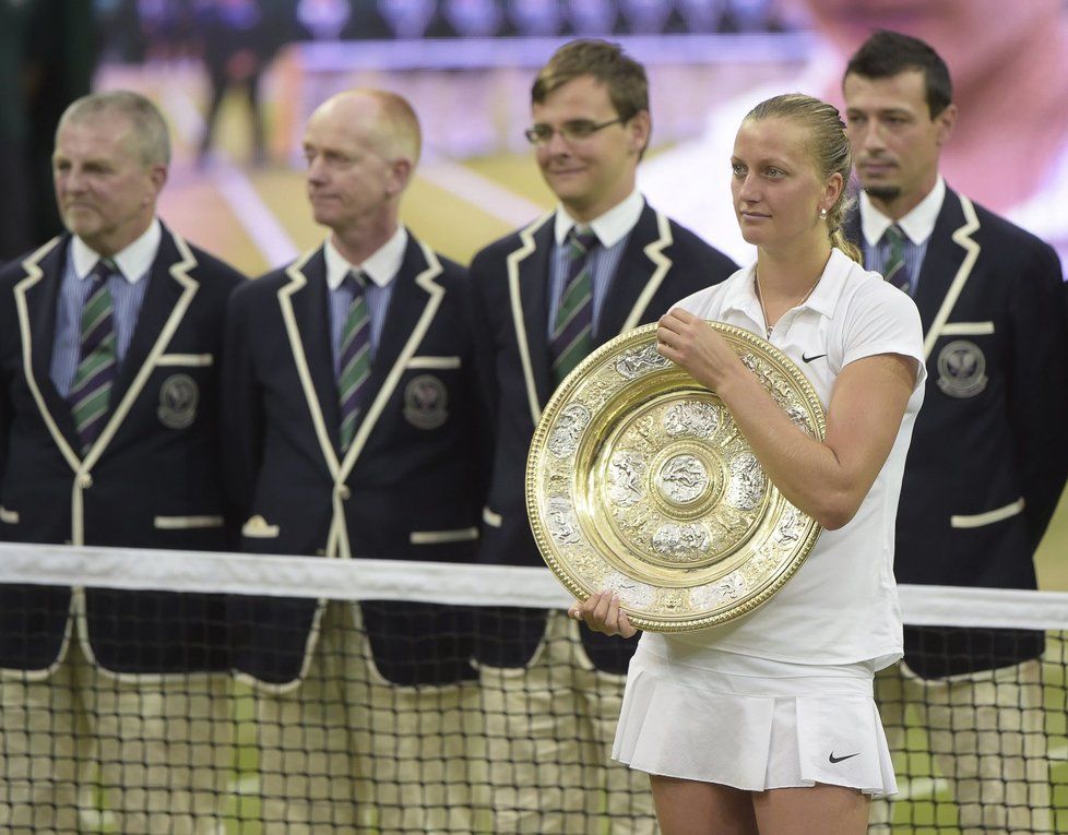 Už je zase můj! Petra Kvitová si užívá podruhé v kariéře pocitu vítězky slavného Wimbledonu