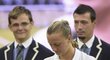Petra Kvitová se kochá nejslavnějším talířem. Už podruhé zvítězila ve Wimbledonu