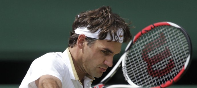Roger Federer při finále Wimbledonu proti Roddickovi