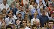 Andy Murray děkuje fanouškům po své porážce ve finále Wimbledonu