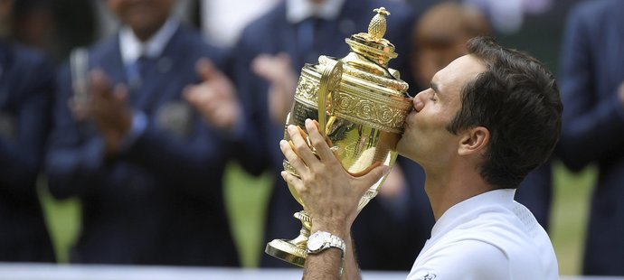 Poosmé ovládl Roger Federer slavný Wimbledon