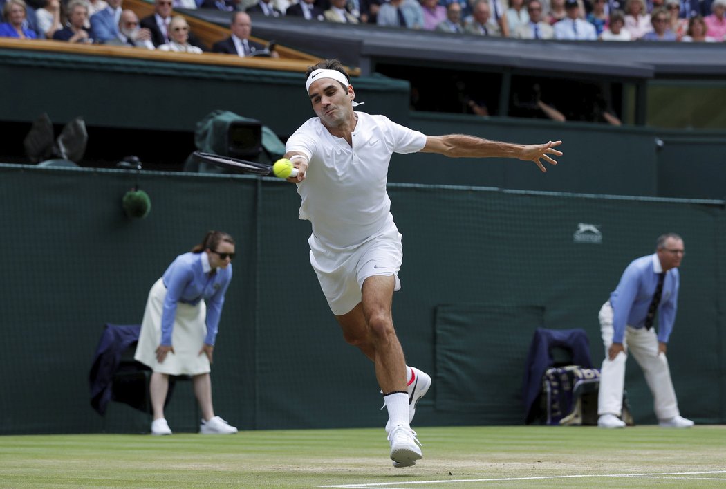 Roger Federer je na Wimbledonu ve velké formě