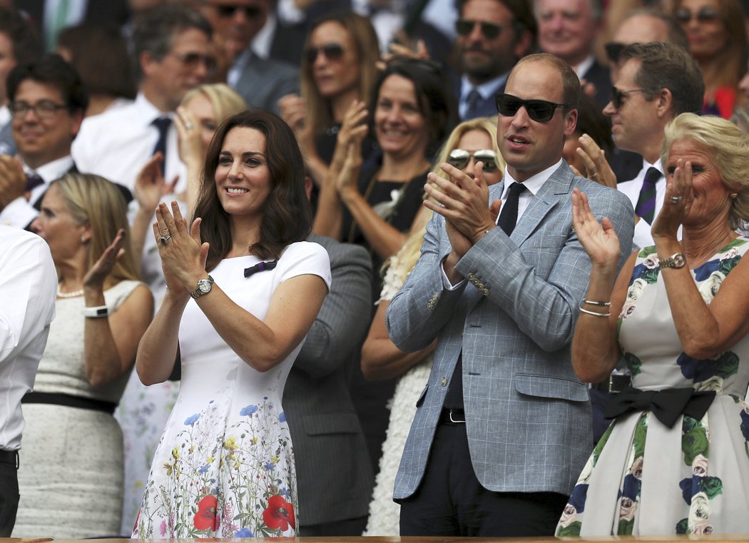 Přímo v All England Clubu nechyběl ani princ William se svou manželkou Catherine